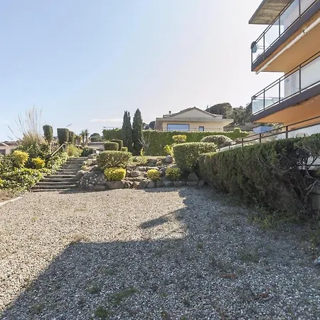 Pool And Sea Views With 1 Parking Space