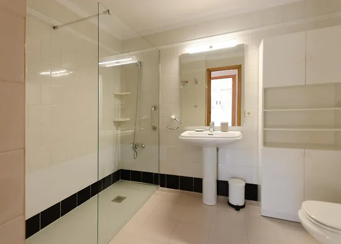 Lets Holidays Pool And Sea Views With 1 Parking Space *