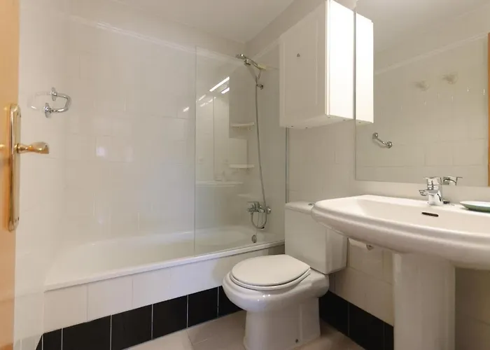 Lets Holidays Pool And Sea Views With 1 Parking Space *