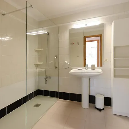 Pool And Sea Views With 1 Parking Space *