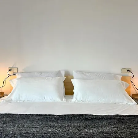 Pool And Sea Views With 1 Parking Space 아파트 또사데마르