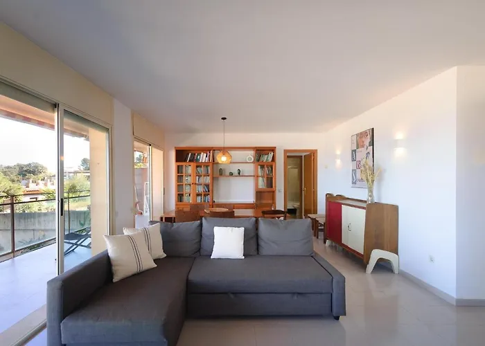 Apartment Lets Holidays Pool And Sea Views With 1 Parking Space *